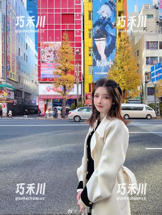 一小央泽倾情呈现《裤里丝》，每一张照片都是艺术的升华.txt