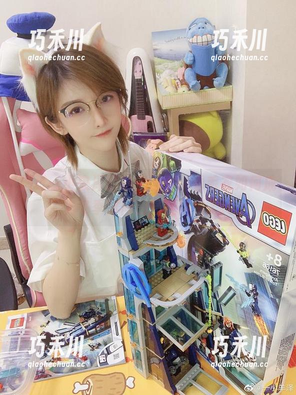 透过一小央泽的私房写真，看毛衣如何成为冬季时尚的最佳伴侣.txt