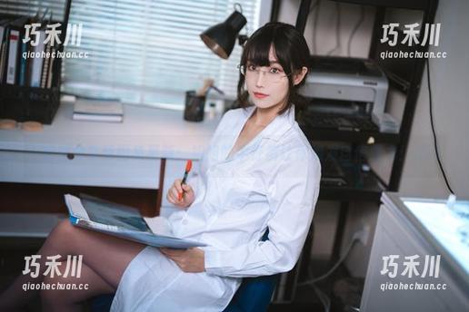 一智智分享新图集更新：姐姐的牛仔裤让你焕发自信魅力！.txt