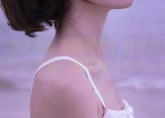 丽柜 – 兔子和服美图墙纸:将经典和风融入你的生活,尽享美好瞬间.txt