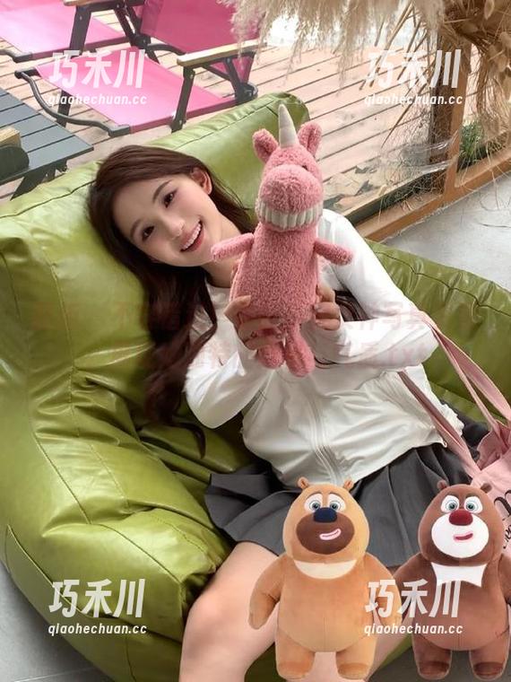 丽柜 - 不容错过！最新小爽女神写真资源，展现她独特的风格与气质.txt