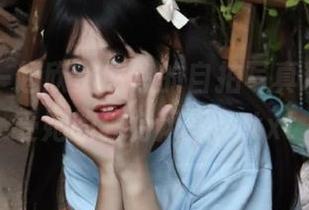 丽柜 – 一起欣赏悠悠的自拍写真精选,感受她的独特风采!.txt