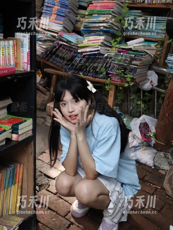 丽柜 - 一起欣赏悠悠的自拍写真精选，感受她的独特风采！.txt