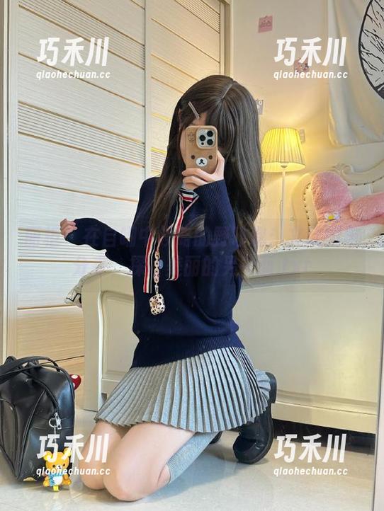 丽柜-文欣 丽柜 - 在自嘲中领略的野玫瑰:文欣图包分享,探讨美丽的另一面.txt