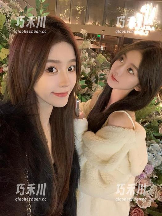 丽柜 - 潘潘浪漫私拍黑白图包，捕捉生活中的诗意与情感.txt
