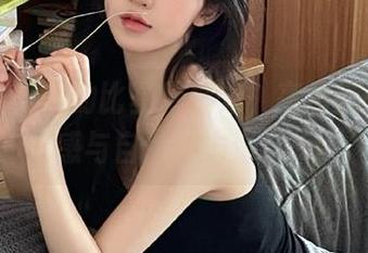 丽柜 – 美美的比基尼魅力,高清美图传递性感与自信的力量!.txt