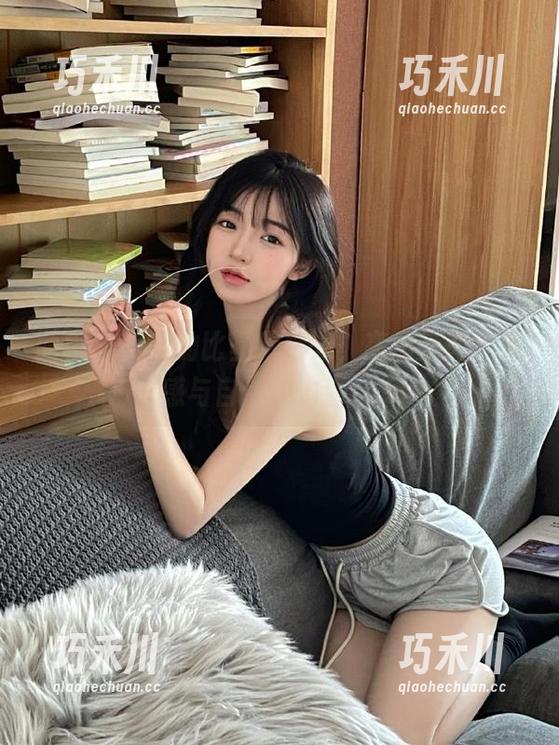 丽柜 - 美美的比基尼魅力，高清美图传递性感与自信的力量！.txt