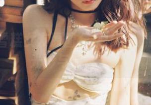 丽柜 – 雪糕女友原图合集:细腻展现她的光彩与个性.txt