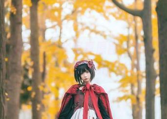 解锁五更百鬼全套写真原图，带你走进死库水的幻想世界！.txt