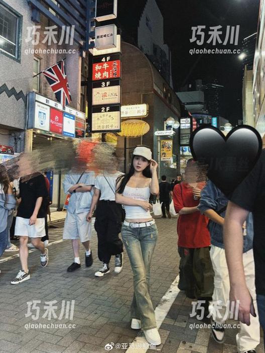 揭秘亚马逊鲶鱼的私房摄影，尽享JK黑丝穿搭合集.txt