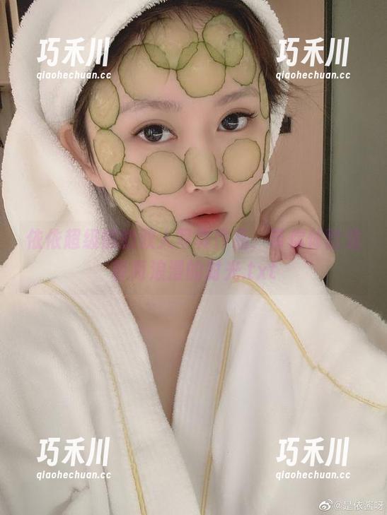 依依超级懒的双人写真作品，带你体验温馨而浪漫的时光.txt