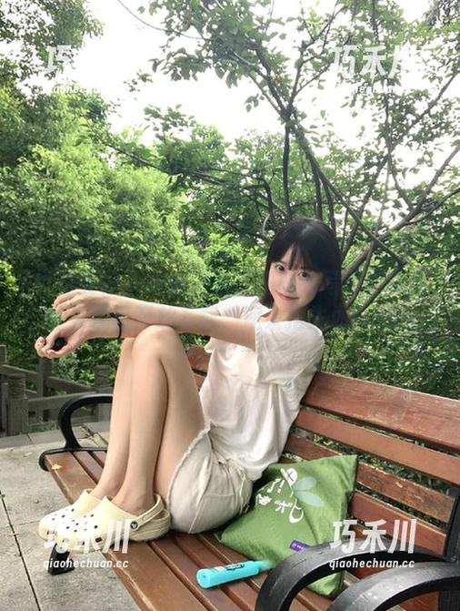 克拉女神 - 独特风格！珊珊的写真《裤里丝》现已开放下载，速来抢先体验.txt
