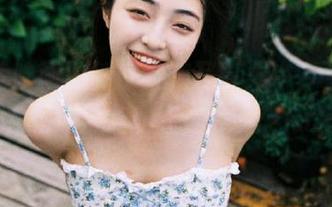 在兔玩映画的俏皮女孩写真集中,免费下载,尽享青春的甜美回忆!.txt