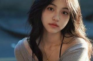 初夏女神 – “依依姐姐”的写真套图，究竟是怎样的作品让人魂牵梦萦？.txt