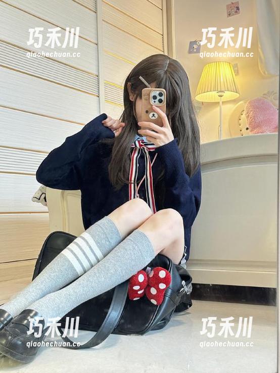 喵糖映画 - 迷人瞬间！lovely呆玄短裙写真图包，捕捉夏日的清新气息.txt