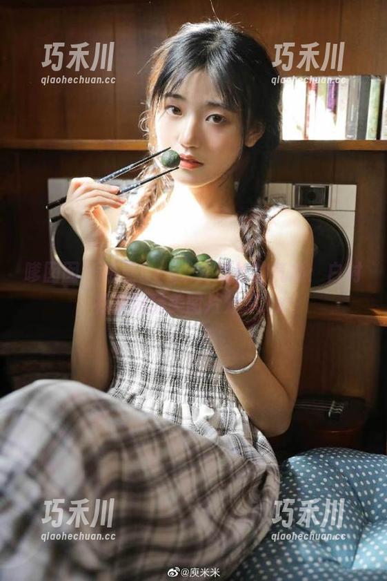 嗲囡囡 - 感受Egg_尤妮丝的气质：白衬衫系列精美图片分享.txt
