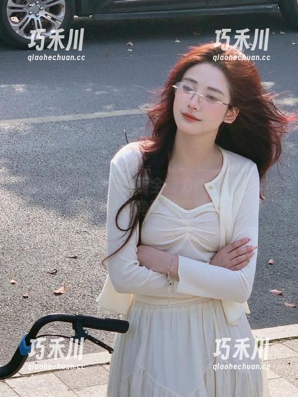 嗲囡囡 - 就是阿朱啊全新力作：最新作品集展示她独特视角下的日常之美.txt