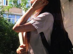 嗲囡囡 – 让施忆佳KITTY的瑜伽写真在线带你探索身心灵的幽默旅程，绝对不容错过！.txt