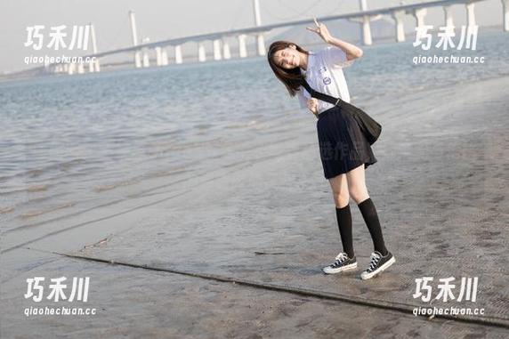 嗲囡囡 - 王婉悠Queen秋冬毛衣写真精选作品，缔造无与伦比的温暖时尚风格.txt