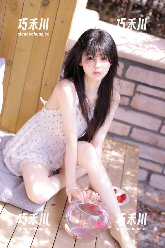 壹吻映画 - 小雪的最新裸足作品，营造出唯美与自然的完美结合.txt