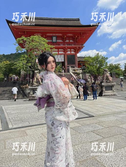 探索夏夏子在和服中的风采：唯美图片与分享等你来欣赏.txt