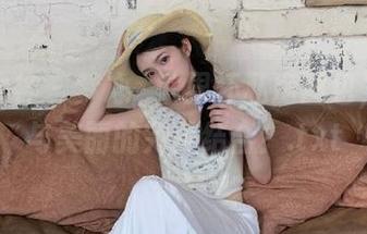 头条女神 – 梦心玥世界杯私房图包,足球与美丽的完美结合!.txt