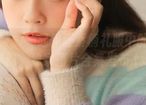 头条女神 – 一起见证蔡楠礼服中的优雅与风韵，独家图片合集发布.txt