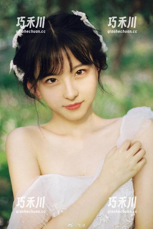 头条女神 - 陈怡曼的泳装作品，在图库中绽放无与伦比的美丽.txt