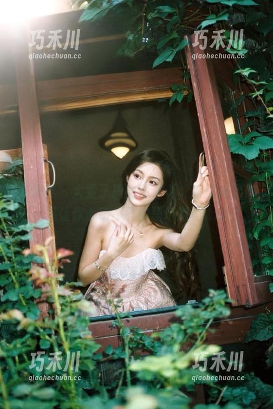 妖精社-大雯子 妖精社 - 大雯子职业装写真,完美美图作品让你心动不已的职场时尚.txt