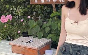 学妹加速跑 – 彤彤私拍合集：初见小学妹，甜美笑容与顽皮瞬间的完美交融！.txt