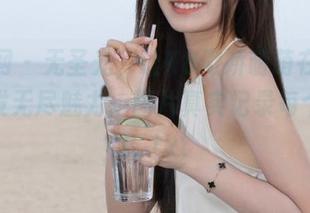 尤果网 – 无圣光，让K8傲娇萌萌在制服中散发无尽魅力，图片真实记录每个瞬间！.txt