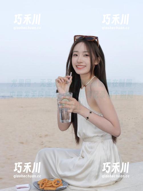 尤果网 - 无圣光，让K8傲娇萌萌在制服中散发无尽魅力，图片真实记录每个瞬间！.txt