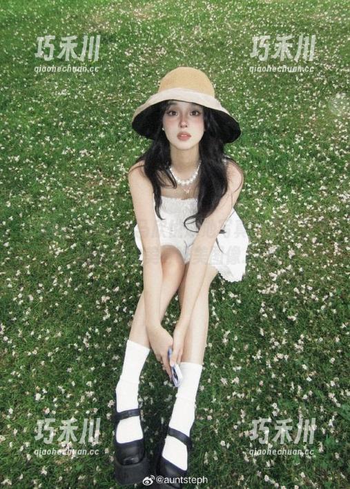 尤果网-Miko马欣悦 尤果网 - Miko马欣悦泳池写真:无圣光下的自然之美与唯美图像.txt