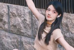 尤果网 – 黑白影像下的田梓茵：全套写真作品展现优雅与力量.txt