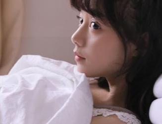 尤果网 – 精美照片与壁纸结合，雯雯学妹的写真作品带来视觉盛宴.txt