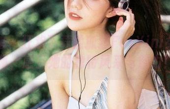 尤物馆 – 狂欢下载孟狐狸FoxYini女友写真合集，感受她的独特风采与魅力！.txt