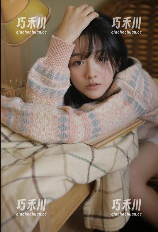 尤蜜荟 - 探索小海臀Rena的世界：美图与网袜搭配的私人拍摄分享.txt