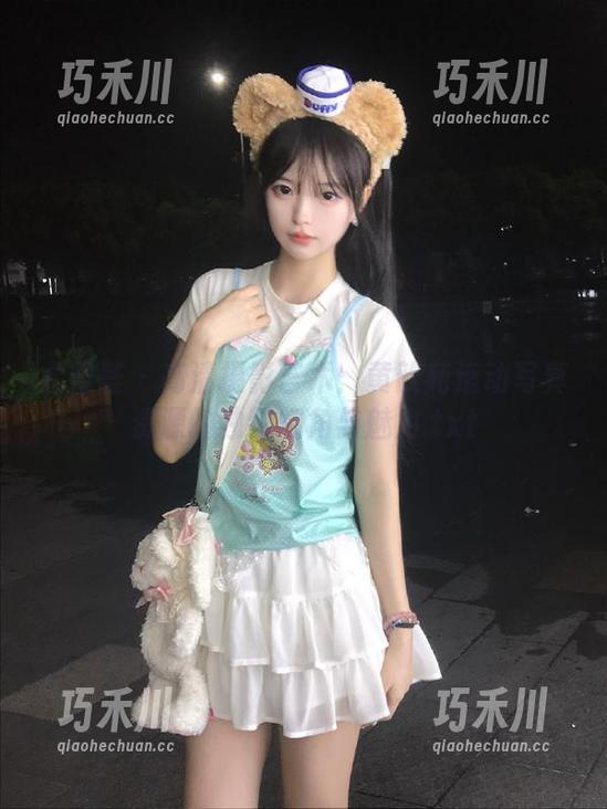 尤蜜荟 - 高清摄影艺术：黄歆苑运动写真资源的独特视角与魅力.txt