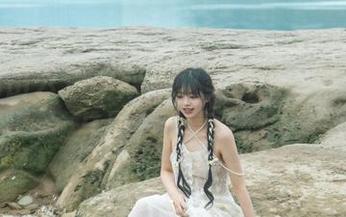 捕捉岛田云溪的双人教室瞬间：精美原图与图片分享.txt