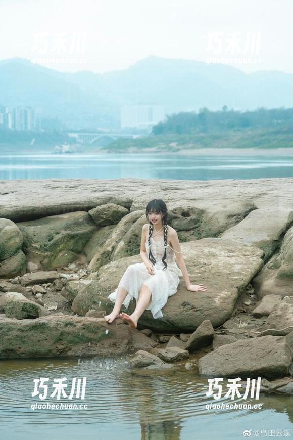 捕捉岛田云溪的双人教室瞬间：精美原图与图片分享.txt
