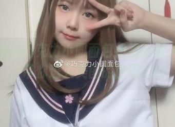 在线捕捉巧克力小圆面包姐姐的迷人瞬间,带你进入美图的世界.txt