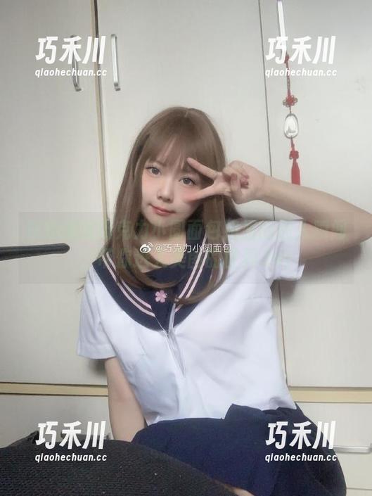 在线捕捉巧克力小圆面包姐姐的迷人瞬间，带你进入美图的世界.txt