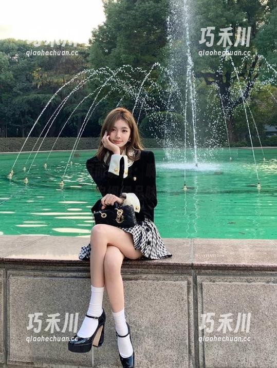 影私荟 - 深沉而诱惑：啊狸的死库水合集，绝对值得你细细品味的套图！.txt