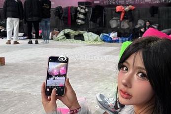 原图珍藏:您的蛋蛋美足新作更新,诠释美的多样性.txt