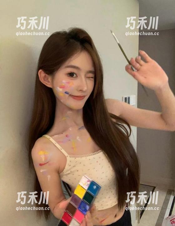 发现抱走莫子的华丽套装，全新写真合集带来别样风情的精彩图片.txt