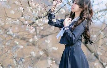 推女神 – 更新来袭！欧尼anne全新写真集《裸足》，让你沉醉于纯粹的自然之美.txt