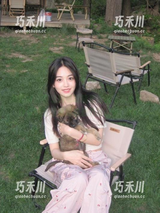 推女神 - 在线浏览谭晓彤眼镜写真合集，让你的生活被她的魅力所点亮！.txt