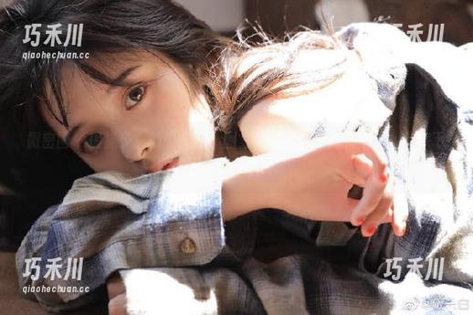 提袜少女 微密圈 - 提袜少女的“灰丝”图集,唯美写真完美呈现,快来下载吧!.txt