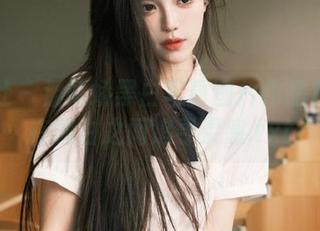 星颜社 – 潘娇娇黑白写真图片作品赏析:在黑白之间追寻灵感.txt