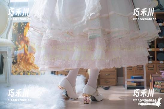 不敢直视的诱惑：木花琳琳是勇者的“DEALWITHDEVIL”写真图库下载，勇气不足勿入！.txt